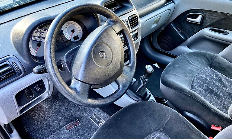 Clio Sedan 1.6 Top D...
