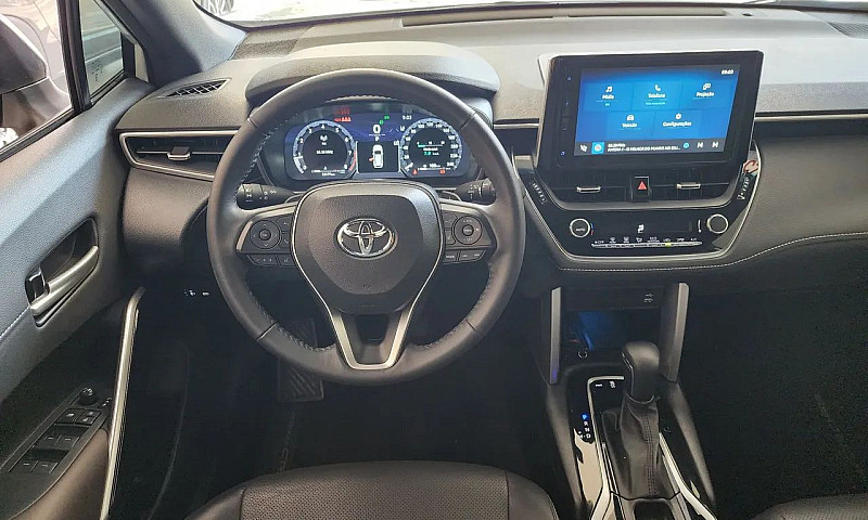 Toyota Corolla Cross...
