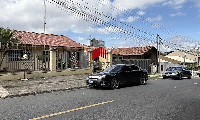 Casa Com 205M² 5 Qua...