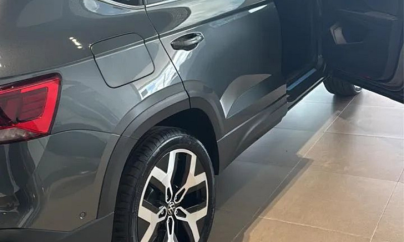 Volkswagen Taos High...