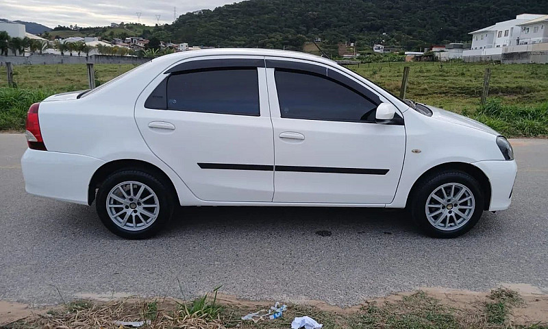 Toyota Etios X Sedan...