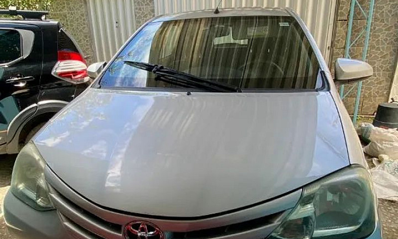 Toyota Etios X 1.3 F...