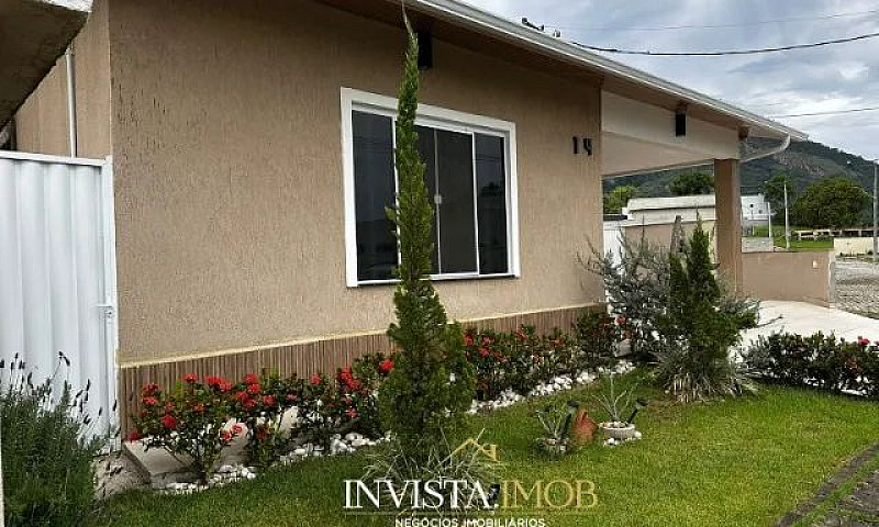 Casa Com 4 Dormitóri...