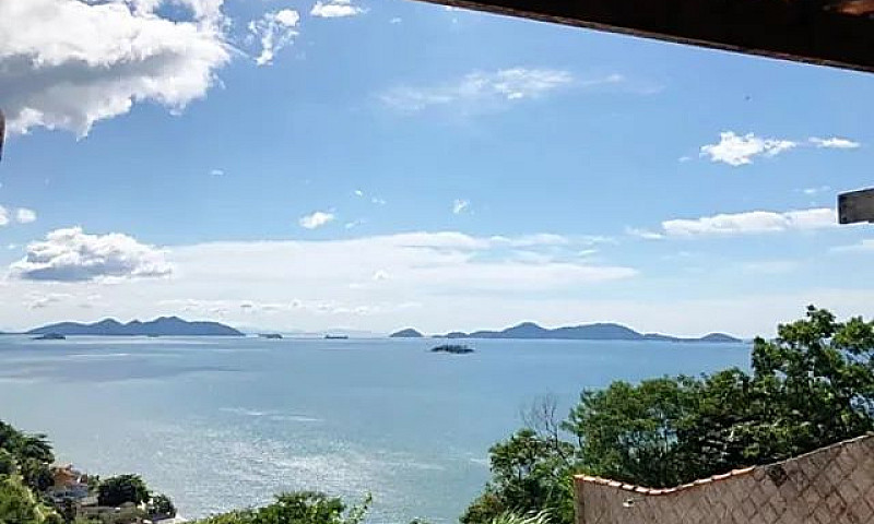 Casa Com Piscina Alu...