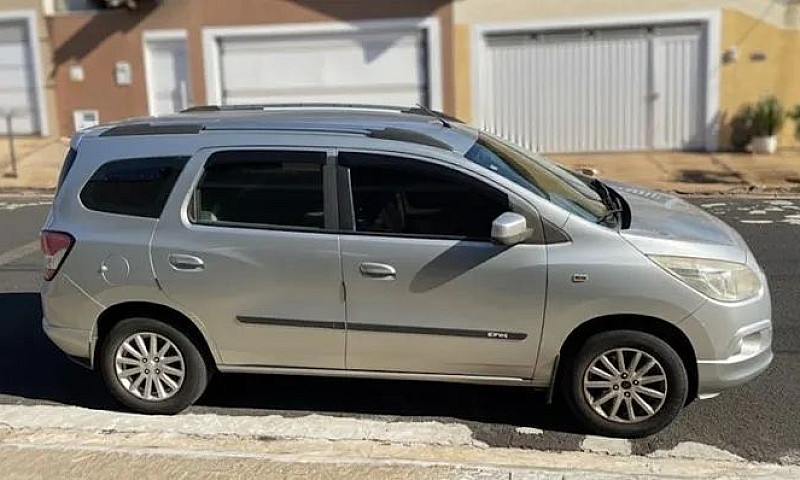 Chevrolet Spin Lt 1....