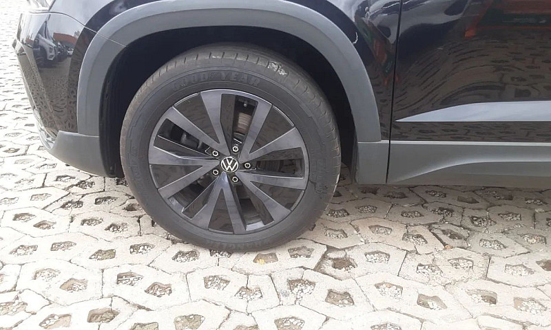 Volkswagen Taos Comf...
