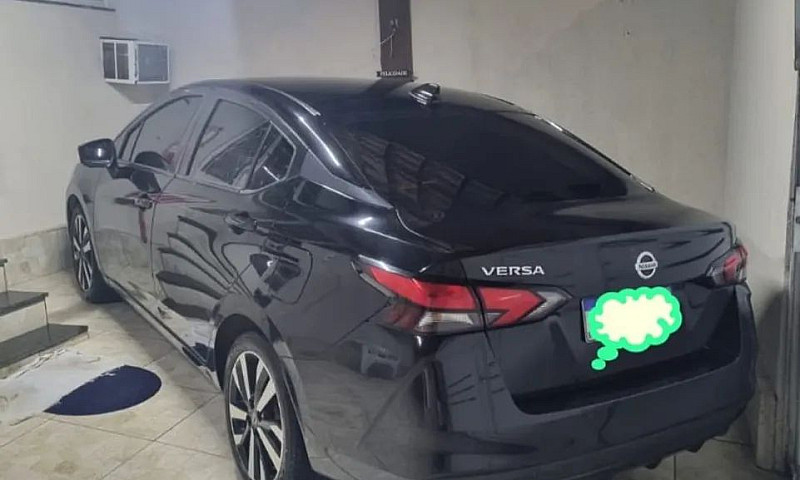 Nissan Versa Exclusi...