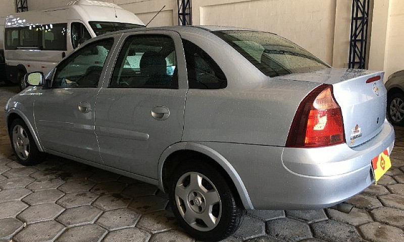 Corsa Sedan Premium ...