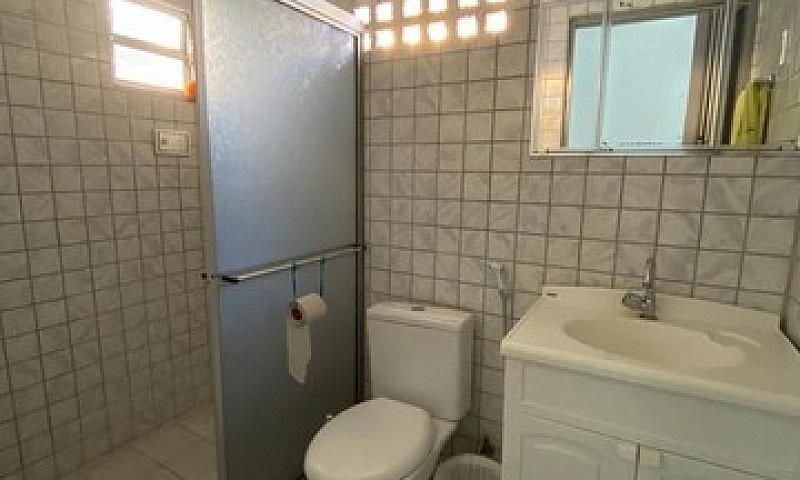 Casa Com 4 Qts Sendo...