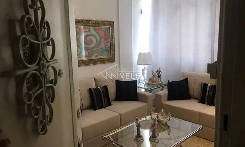 Apartamento-À Venda-...