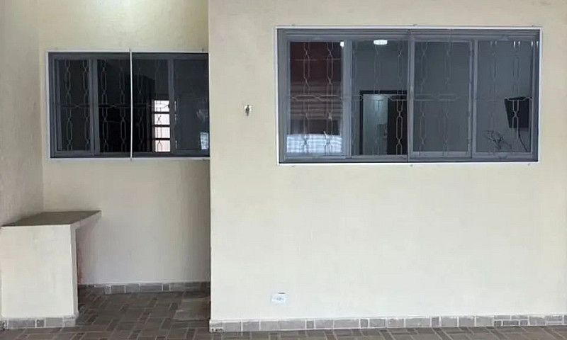 Casa Com 3 Dormitóri...