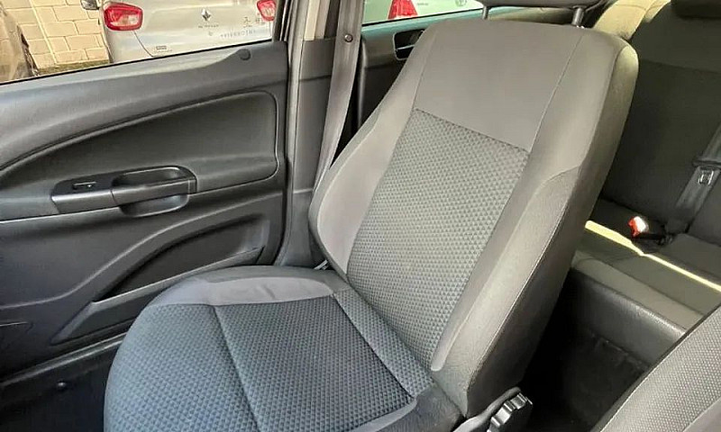 Volkswagen Voyage 1....