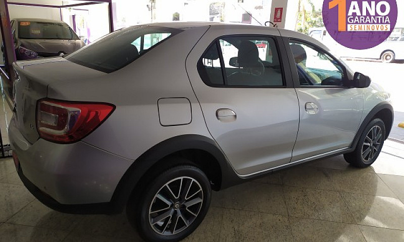 Renault Logan Iconic...