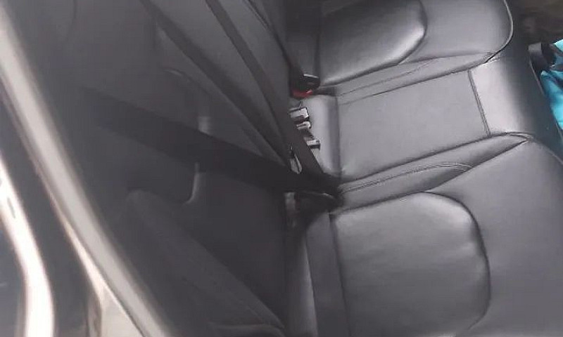 Renegade 2023 T270 A...