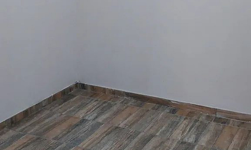 Aluga-Se Uma Casa...