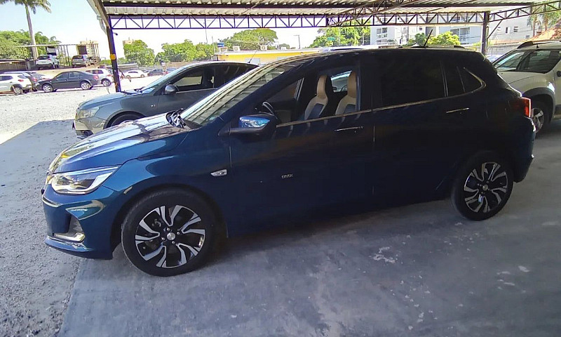 Chevrolet Onix Premi...