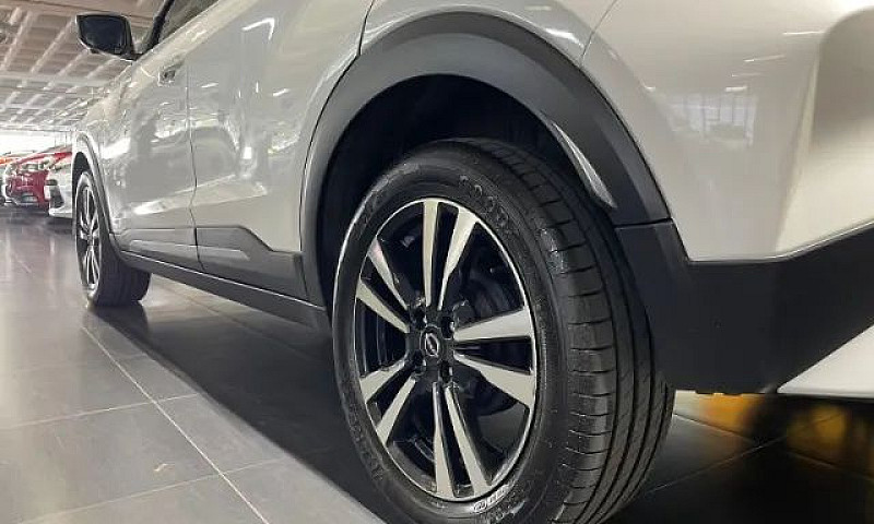 Nissan Kicks Exclusi...