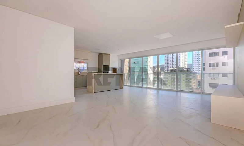 Apartamento 4 Suítes...