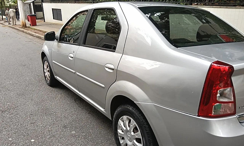 Renault Logan Expres...