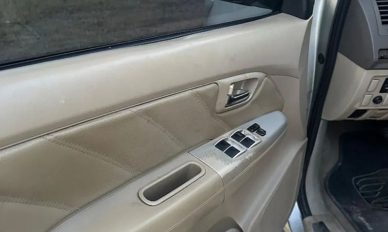 Toyota Hilux Sw4 Srv...