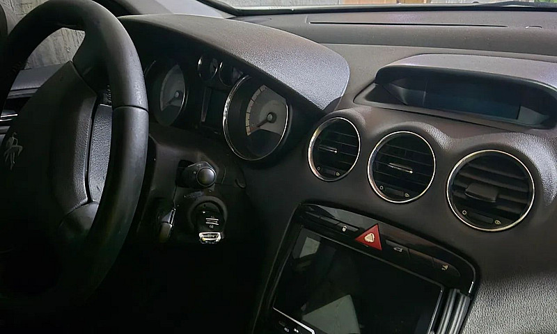 Peugeot 408 Sed. Bus...