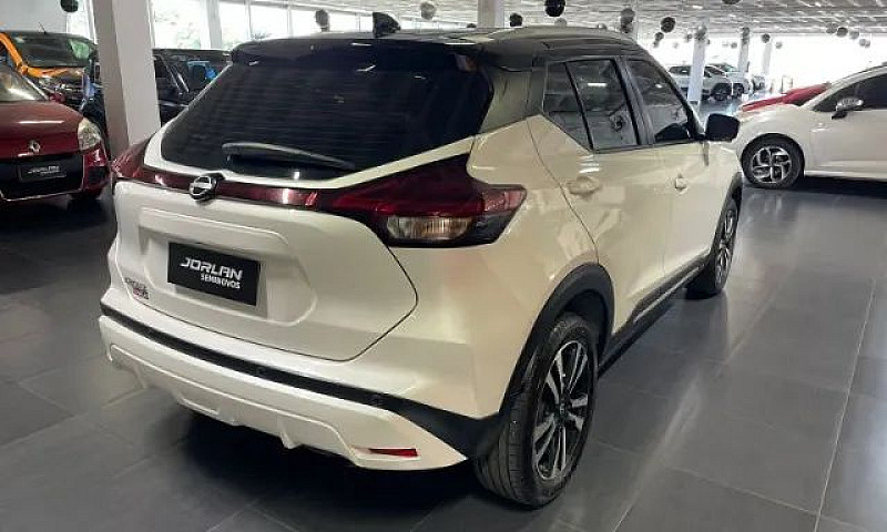 Nissan Kicks Exclusi...