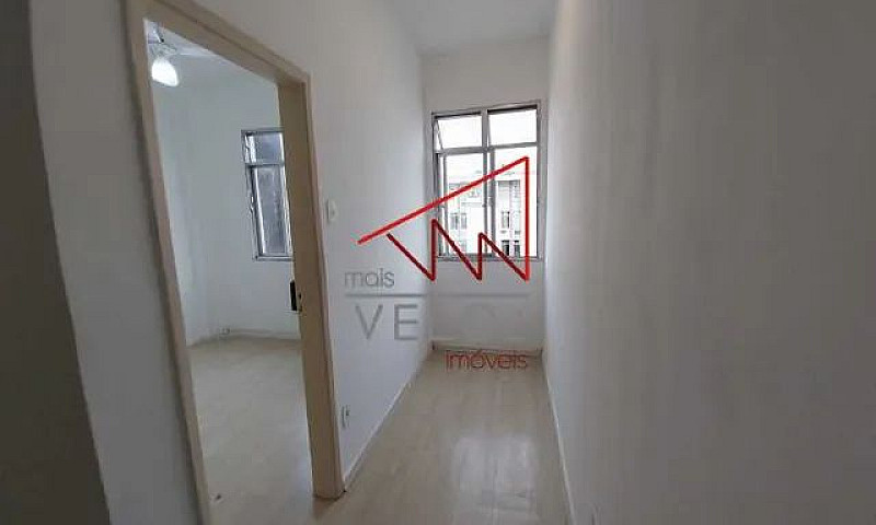 Apartamento-À Venda-...