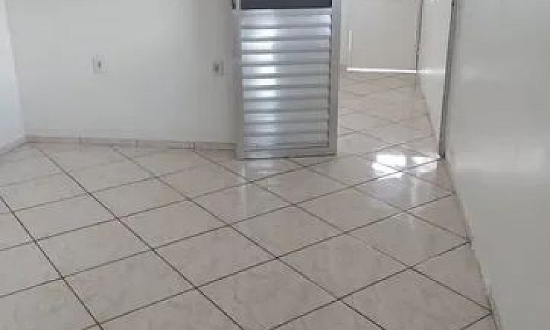 Aluga-Se Apartamento...