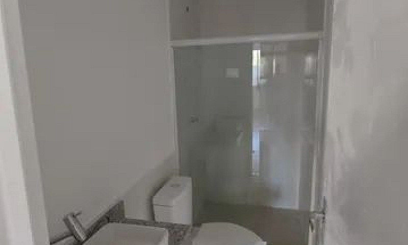 Alugo Casa Nova Em C...