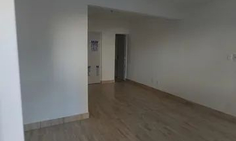 Alugo Casa Nova Em C...
