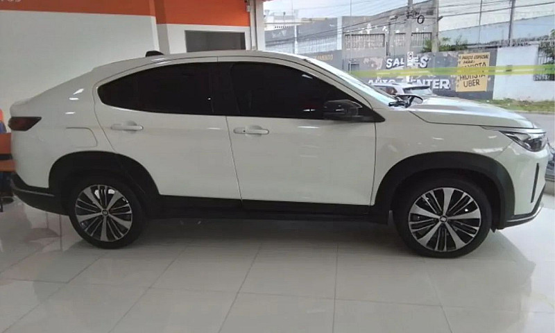 Fiat Fastback 2024 1...
