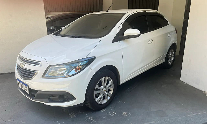 Chevrolet Onix Hatch...