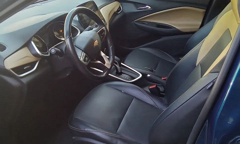 Chevrolet Onix Premi...
