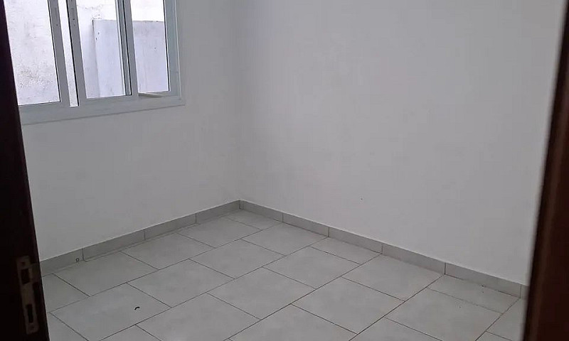 Alugo Casa Mensal...