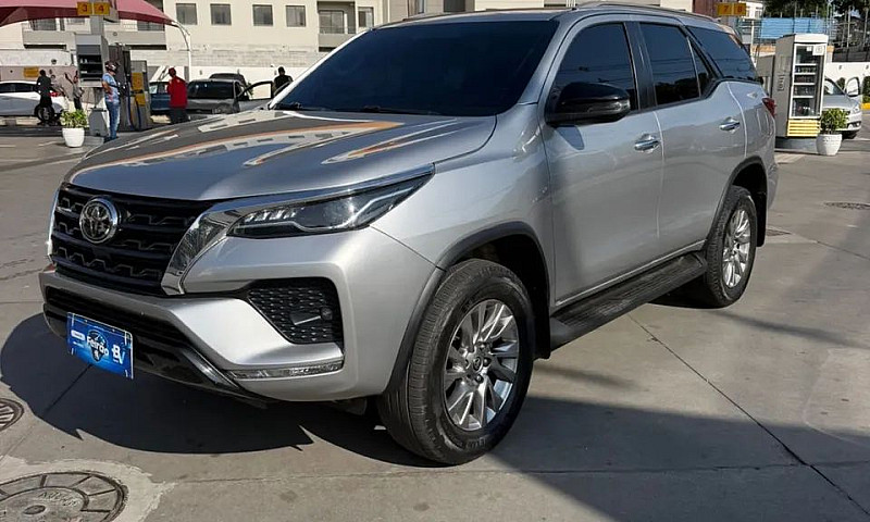 Toyota Hilux Sw4 Srv...