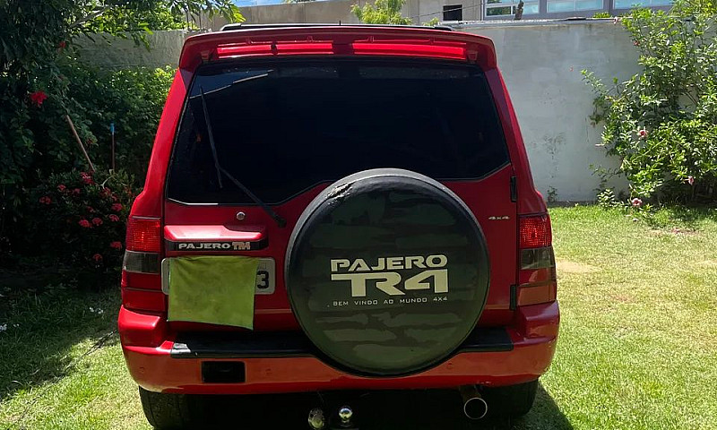 Mitsubishi Pajero Tr...