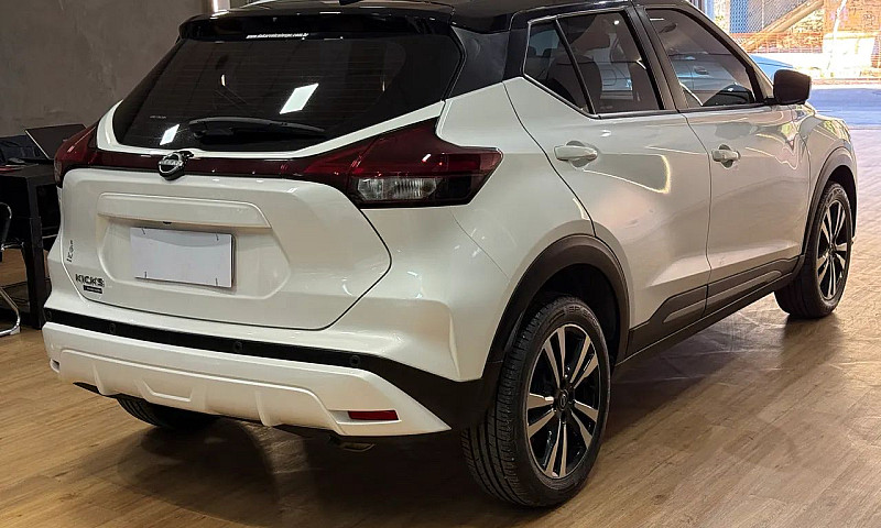 Nissan Kicks Exclusi...