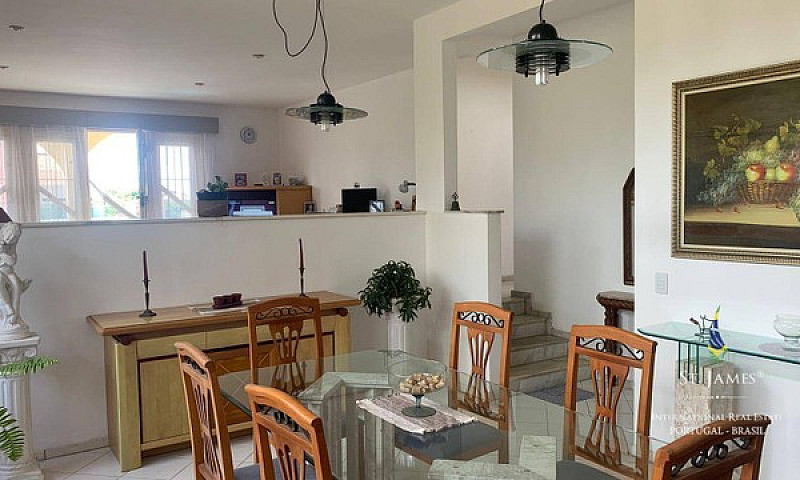 Casa Com 3 Dormitóri...