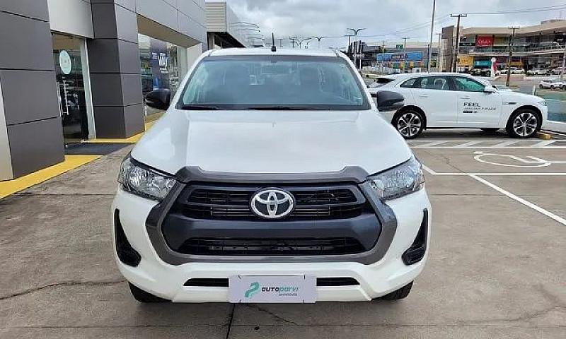 Toyota Hilux 2.8 D-4...