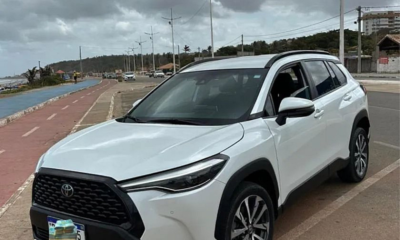 Toyota Corolla Cross...