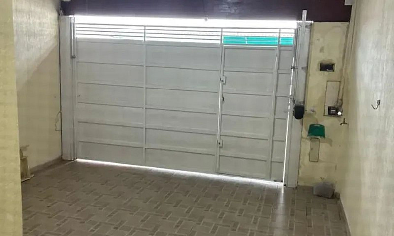 Casa Com 3 Dormitóri...