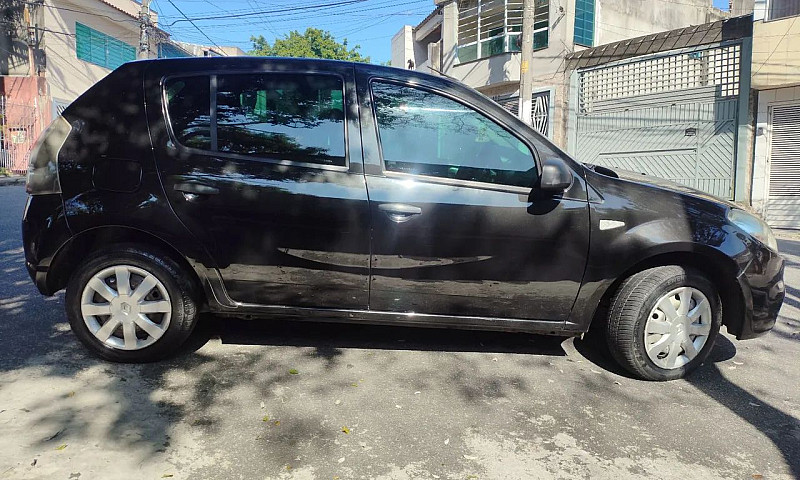 Renault Sandero Auth...