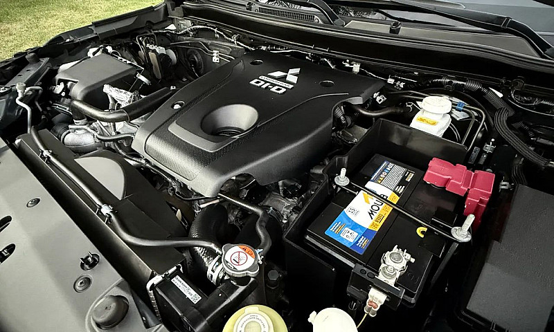 Pajero Sport Hpe-S 2...