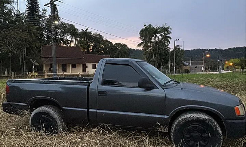 Chevrolet S10 Pick-U...