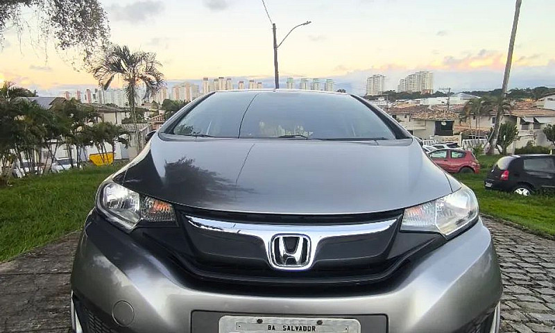 Honda Fit 2015 Top D...
