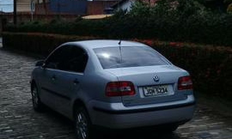 Vendo Polo 1.6...