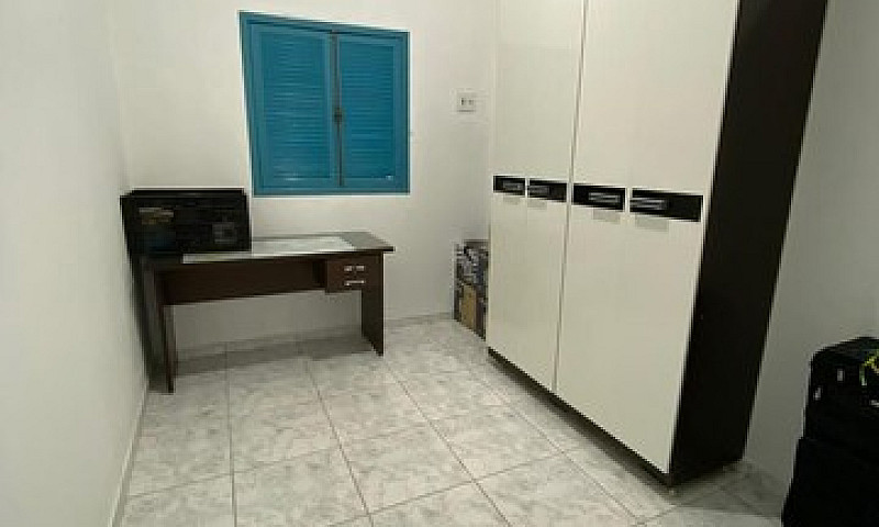 Casa Com 4 Qts Sendo...