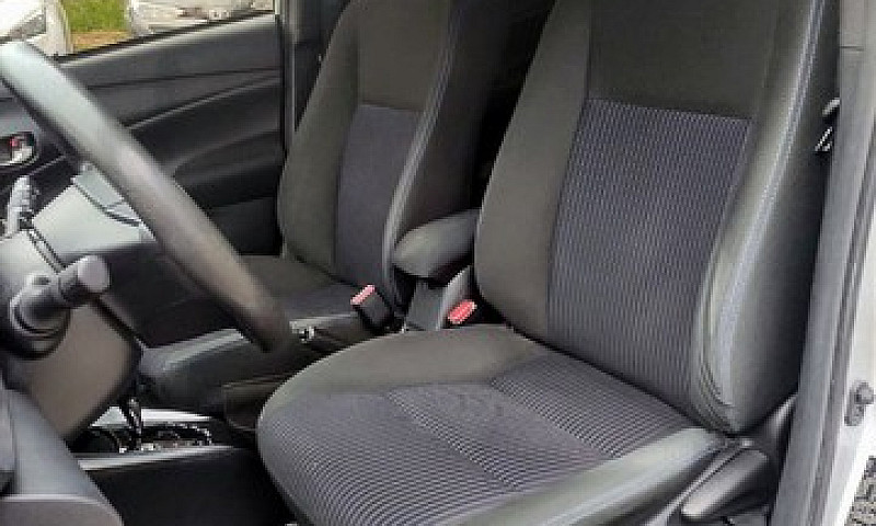 Toyota Etios X 1.3 2...