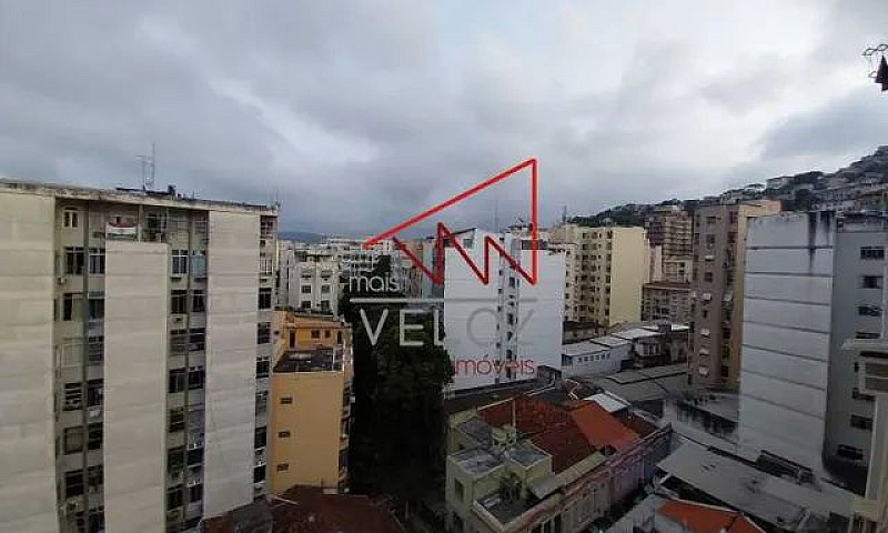 Apartamento-À Venda-...