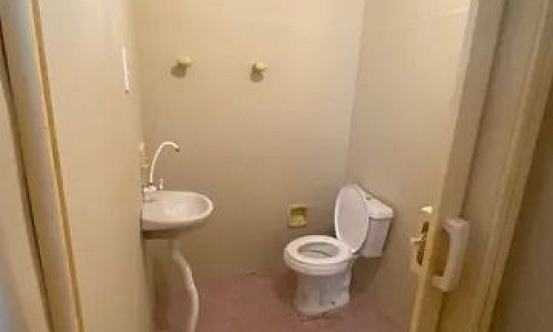 Alugo Ótima Casa Rec...